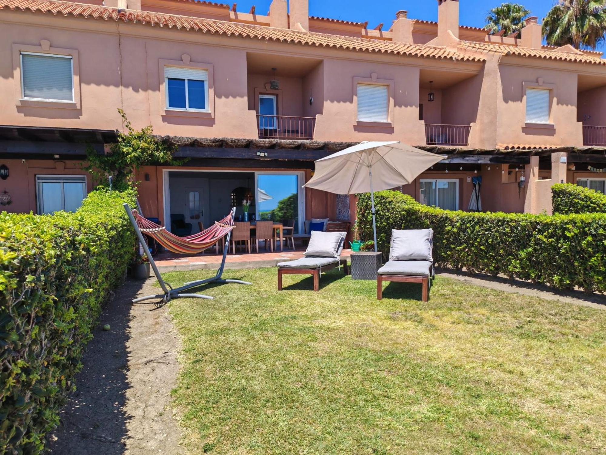 Beachfront Townhouse Estepona Exterior photo